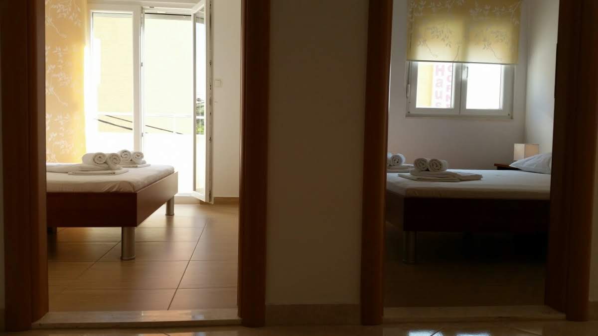 Okrug Gornji apartment bedroom 02