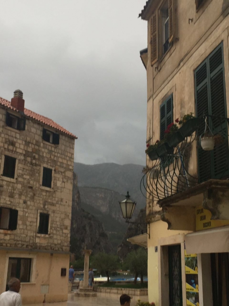 Omis 9