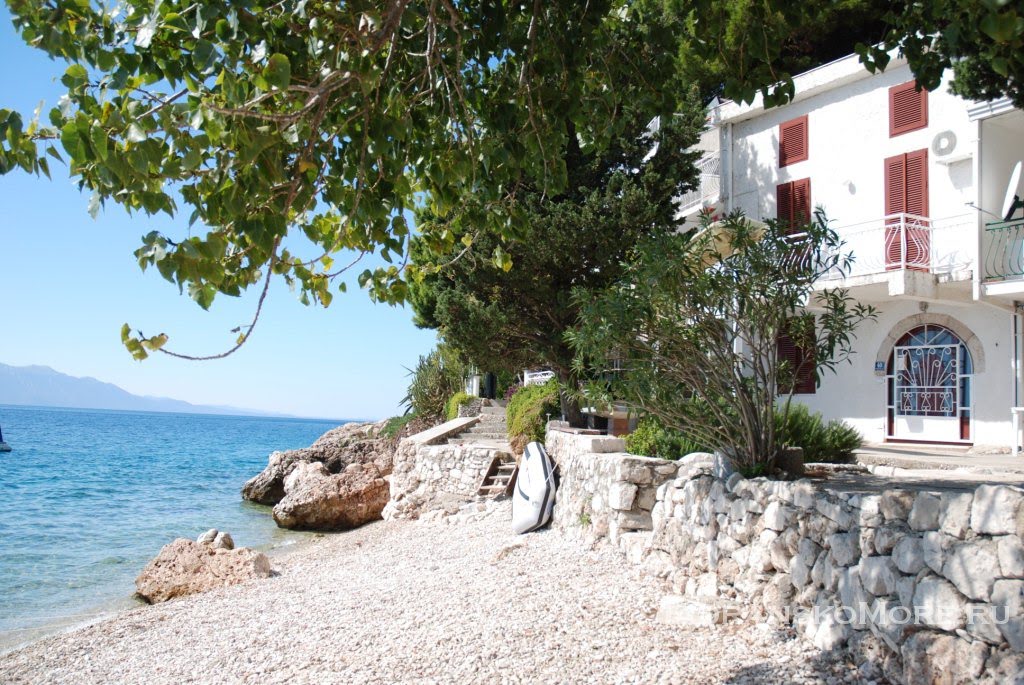 Podaca house on beach
