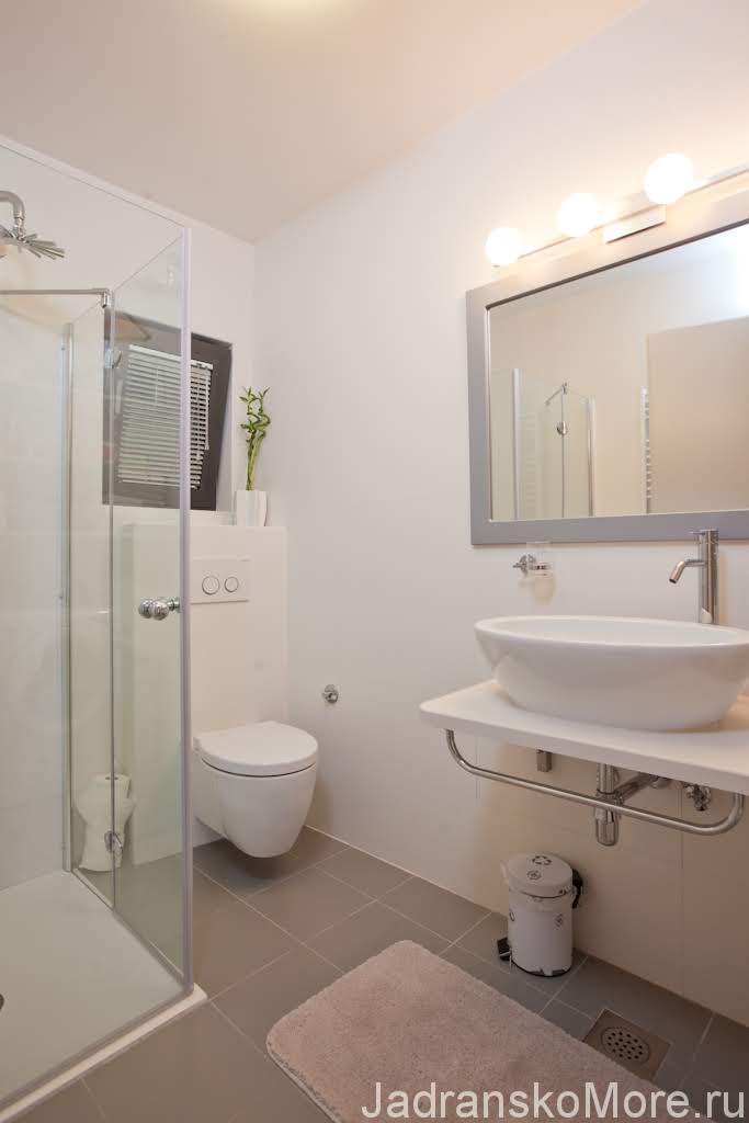 Podgora apartment bathroom