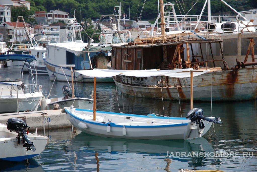 Podgora boats