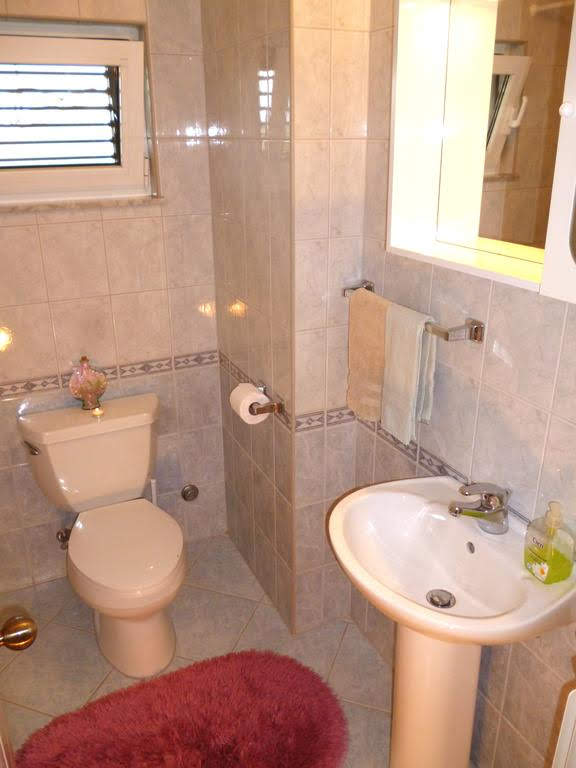 Trogir apartments bathroom