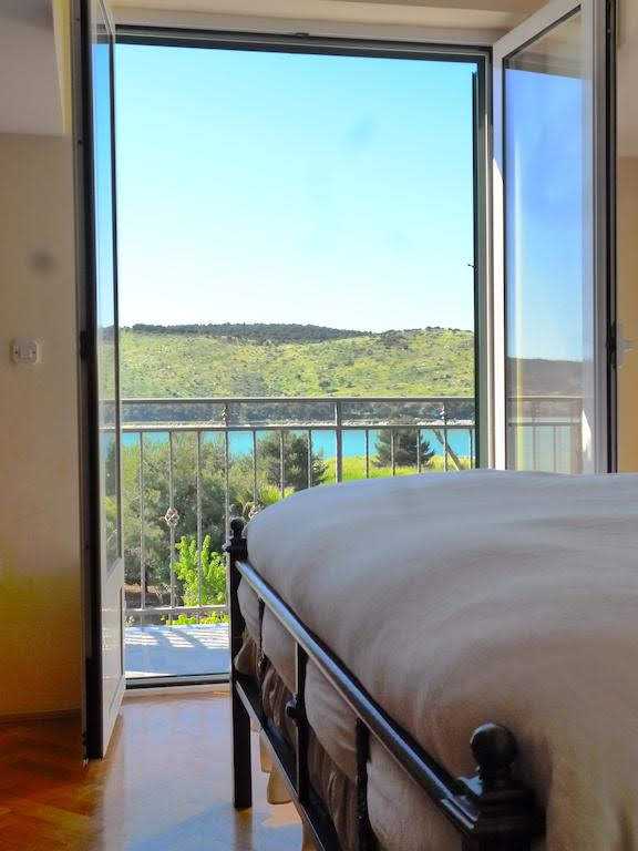 Trogir apartments bedroom 02