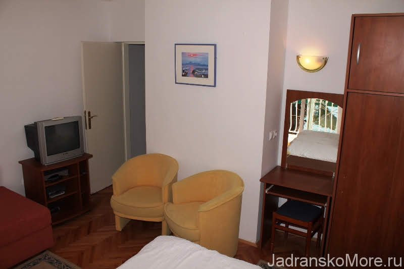 Tucepi apartment living rom 02
