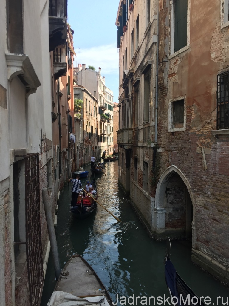 Venice street 01
