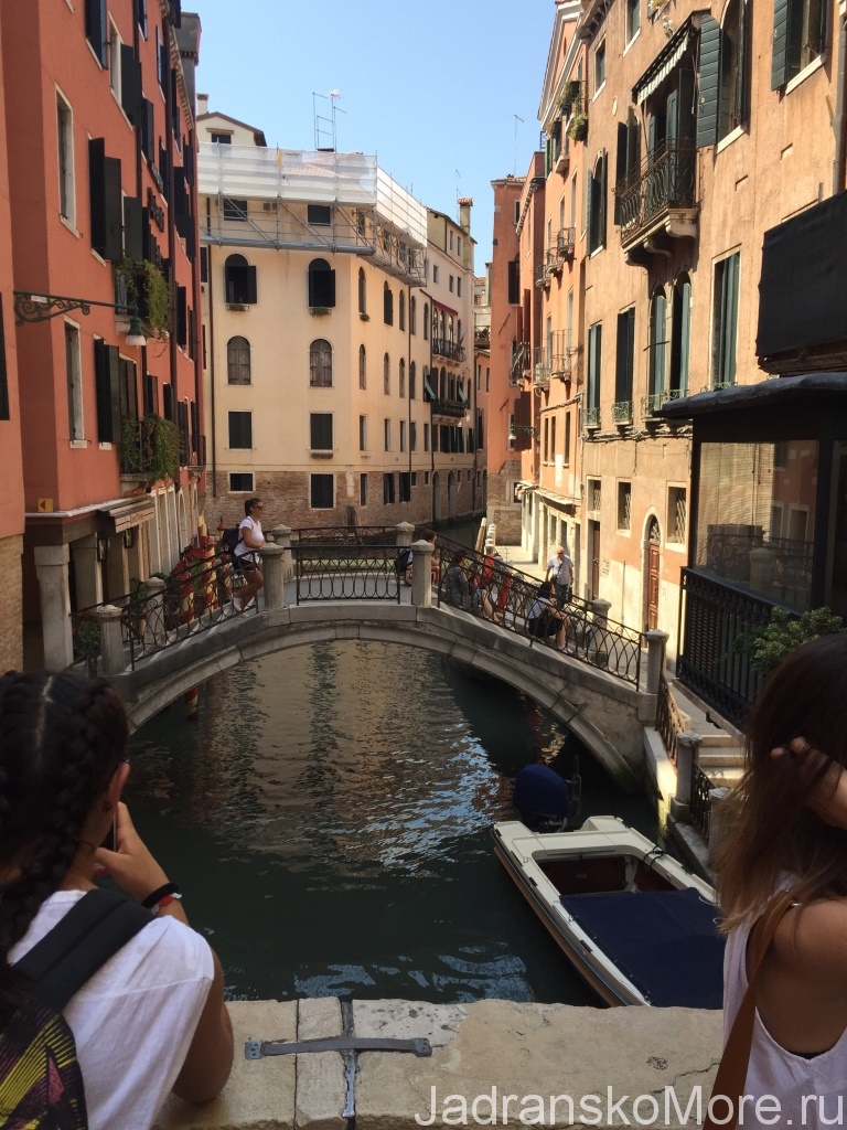Venice street 04