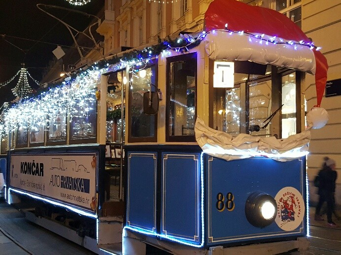 Xmas tram
