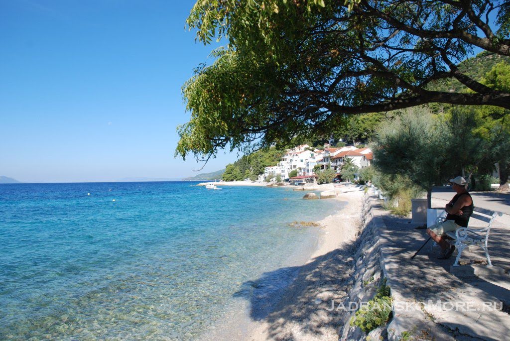Zaostrog beach and promenade