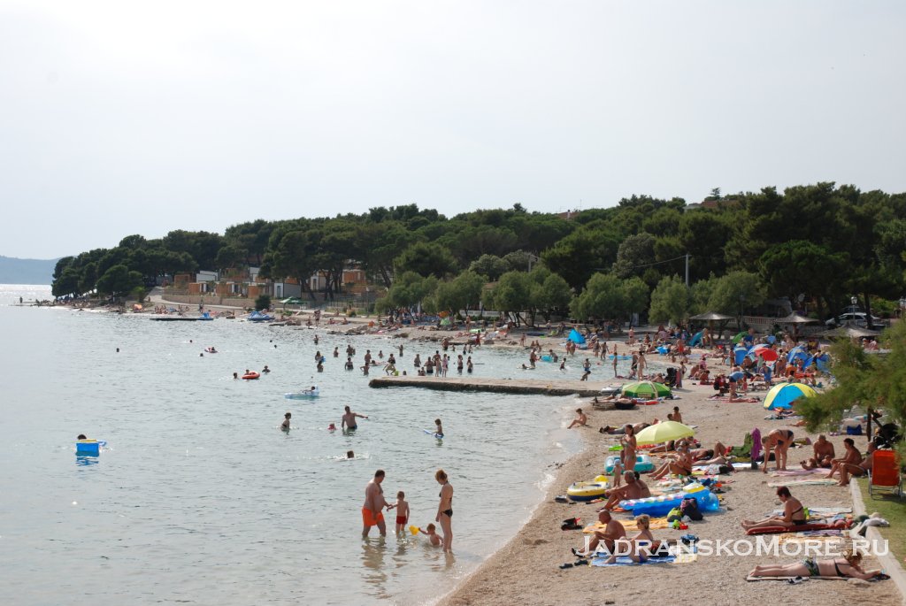 Pakostane Punta beach right
