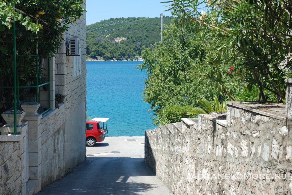 Sumartin street
